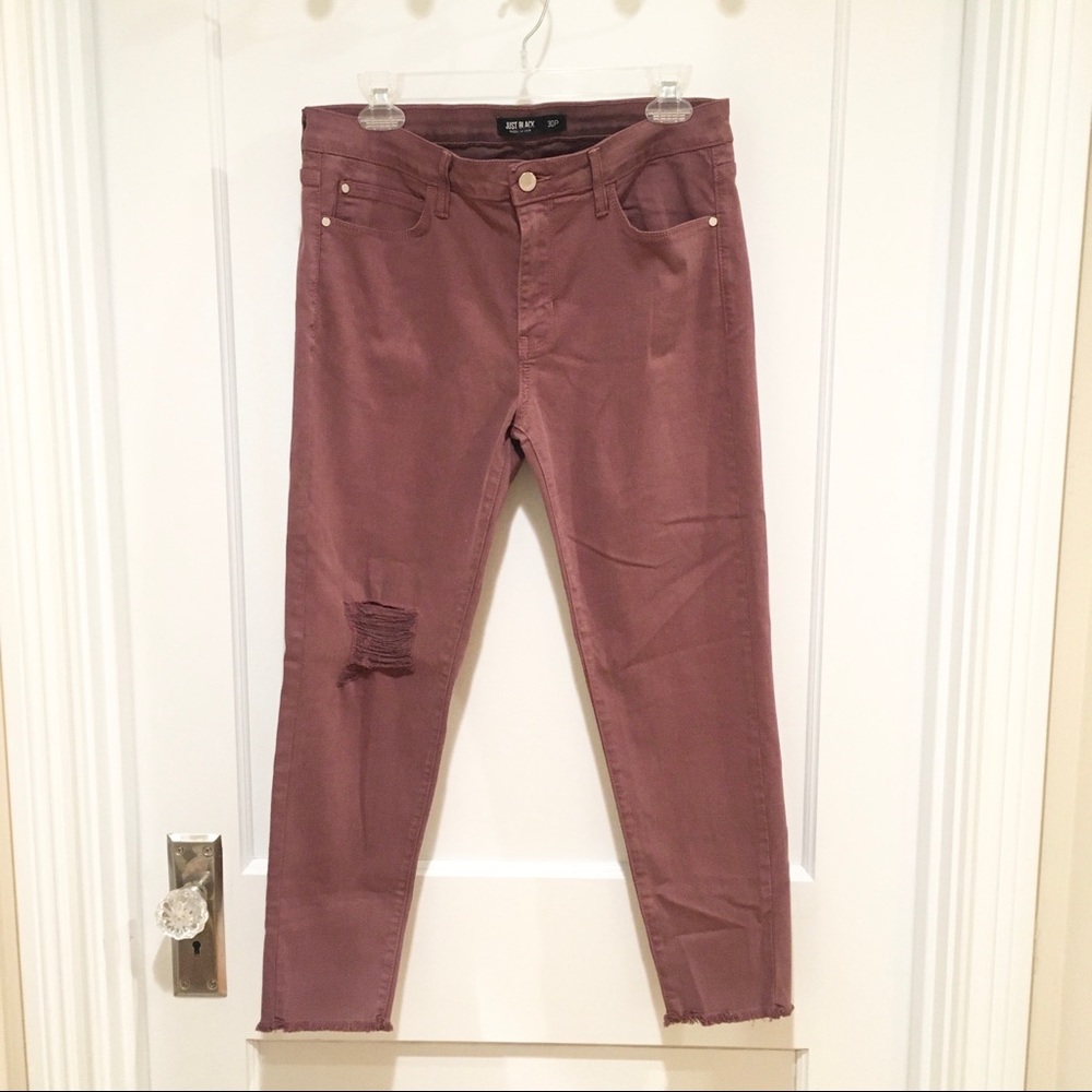 ⭐️ Just Black Distressed Knee Raw Hem Ankle Jeans 30P Mauve